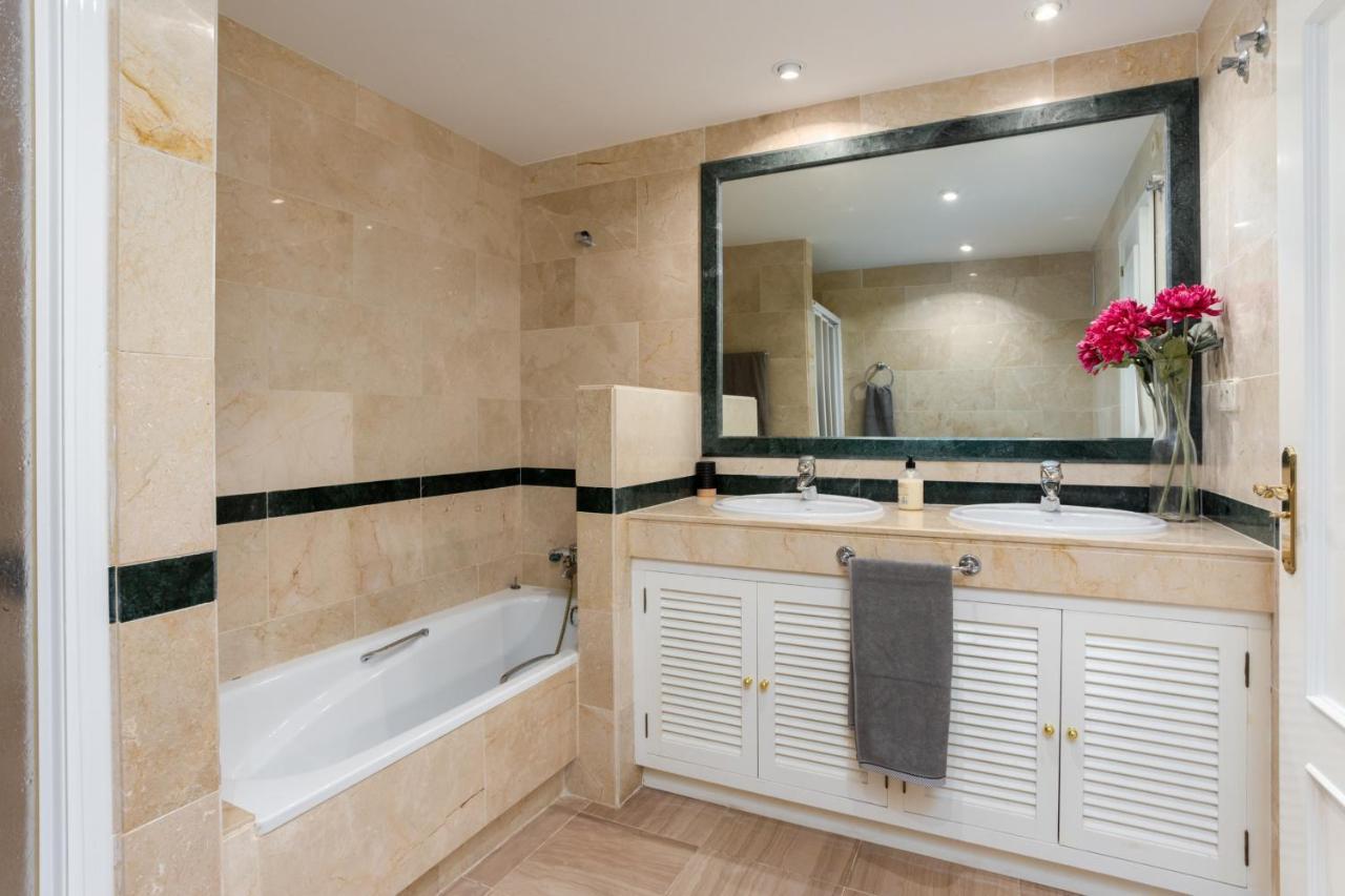 Homeforguest Front Line Beach Apartment In Hacienda Playa Marbella Dış mekan fotoğraf
